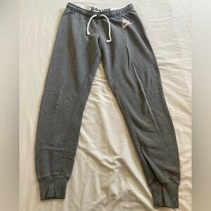 Nike Jogger style sweatpants Size Large (L)